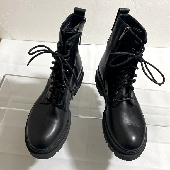 NWOB LA CANADIENNE Women's Black Leather Lace-Up Ankle Boots Size 5.5 - Picture 1 of 14